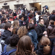 "La Sorbonne aux étudiants!"