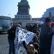 Sit in place de la Bastille