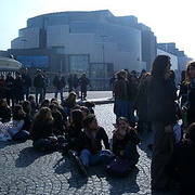 Sit in place de la Bastille