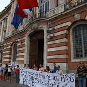 Rassemblement devant le Capitole
