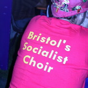 Chorale britannique au stand de Bagneux (Lydia Chenal-Quellier)