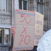 Collectif des déboulonneurs 23-12-2006  Hôtel de Ville - Rue de Rivoli