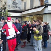 Collectif des déboulonneurs 23-12-2006  Hôtel de Ville - Rue de Rivoli