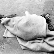 Gerard 12 ans dans la rue.