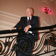 Jean Marc Ayrault rue  Solférino