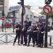 Trop de publicité .... trop de policiers !