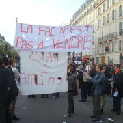 La fac n'est pas à vendre
