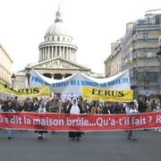 Il a dit: "La maison brûle..."