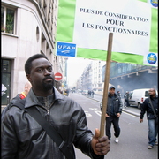 + de considération pour les fonctionnaires