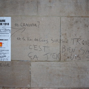 Sur un mur…