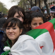 Regards et drapeau