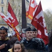 être sous les drapeaux…