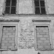 "Adieu vielle maison!"