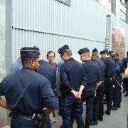 Interpellation des dangereux barbouilleurs