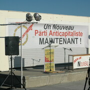 Pupitre meeting Besancenot