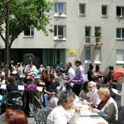 Solidarité avec les salariés sans papiers de DMMS (Paris 20e)