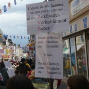manif des précaires de l'éducation et enseignants solidaires au Mans le 9 juin