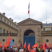 Caen, arrivée du cortège devant la préfecture