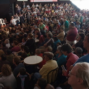 affluence exceptionnelle au débat