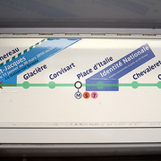 Station de métro Identité nationale