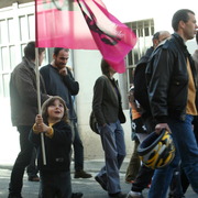 enfant au drapeau Solidaires