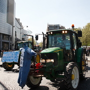 Manif des paysans en tracteur à Paris