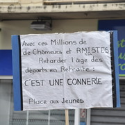 Caen, pancarte place aux jeunes