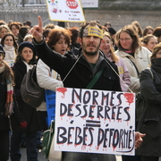 Pas de bébés à la consigne, manif Paris 11 mars 2010-5