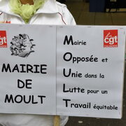 Caen, mairie de Moult en lutte