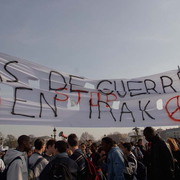 Contre la guerre en IRAK, manifestation à PARIS