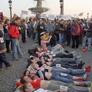 Contre la guerre en IRAK, manifestation à PARIS