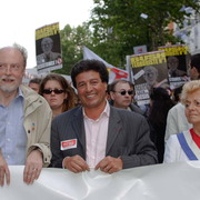Contre la venue de Bush en France le 5/06/04