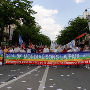 Contre la venue de Bush en France le 5/06/04
