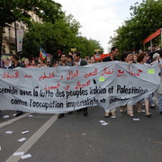 Contre la venue de Bush en France le 5/06/04