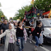 Contre la venue de Bush en France le 5/06/04