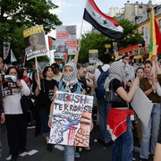 Contre la venue de Bush en France le 5/06/04