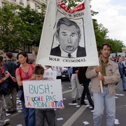 Contre la venue de Bush en France le 5/06/04
