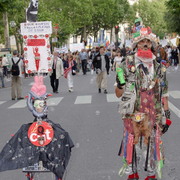 Contre la venue de Bush en France le 5/06/04