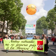 Manifestation à Paris pour la sauvegarde du régime de retraite