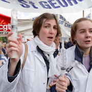 Manifestation à Paris pour la sauvegarde du régime de retraite