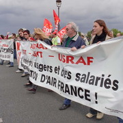 Manifestation à Paris pour la sauvegarde du régime de retraite