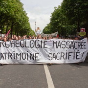 Manifestation à Paris pour la sauvegarde du régime de retraite