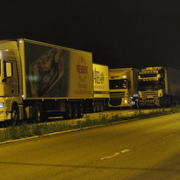 les camions sont bloqués ... la zone sud du mans le v 15 oct
