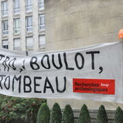 Caen, banderole INRAP