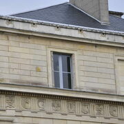 Caen, oeufs sur la préfecture