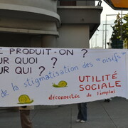 Grenoble. Banderole sur le parcours.