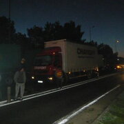 Au Mans début dès lundi 25 octobre , on continue à bloquer et les camions s'arrêtent