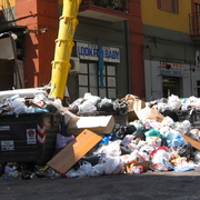 Poubelles milieu urbain