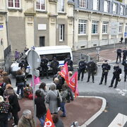 Caen, 18 novembre, dispositif policier devant Malakoff Médéric