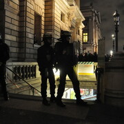 Rassemblement de protestation devant le Dîner du Siècle, le 24 novembre 2010.